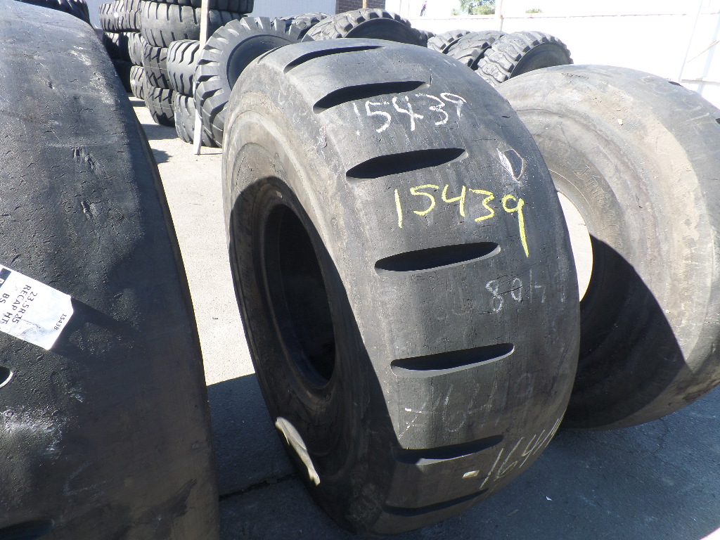 23.5R25 Bridgestone OTR Tire L5 L5S HTLD 1Star CONDITIONRetread