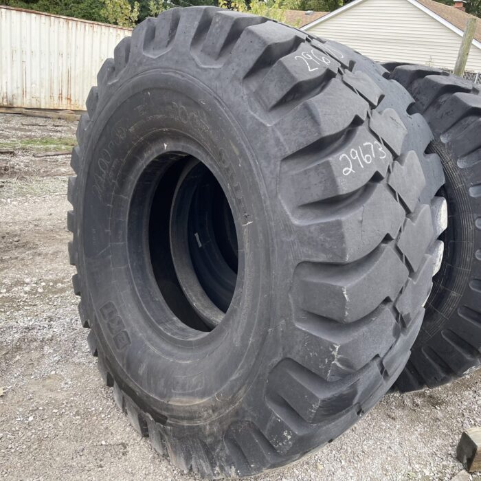 <font color='#da2127' font size ='2'><b>24.00X35 BKT OTR Tire E-4 Rock-Grip 48-Ply </font></b><br><font size ='1' color='grey'>CONDITION: </font><font size ='2'>Retread-Used<br><font size ='1' color='grey'>TREAD DEPTH:</font><font size ='2'>  65/32nds<br><font size ='1' color='grey'>DETAILS:</font><font size ='2'> Clean<br><font size ='1' color='grey'>REF #:</font><font size ='2'> G29673<br><font size ='1' color='grey'>LOCATION:</font><font size ='2'> St. Louis, MO