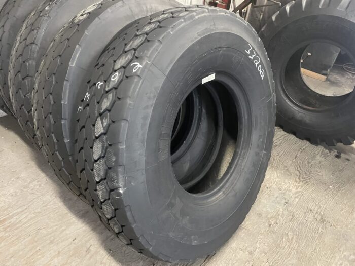 <font color='#da2127' font size ='2'><b>14.00R25 Michelin OTR Tire E-2 L-2 G-2 Crane XGC 3-Star </font></b><br><font size ='1' color='grey'>CONDITION: </font><font size ='2'>Used<br><font size ='1' color='grey'>TREAD DEPTH:</font><font size ='2'>  16/32nds<br><font size ='1' color='grey'>DETAILS:</font><font size ='2'> Clean<br><font size ='1' color='grey'>REF #:</font><font size ='2'> G33202<br><font size ='1' color='grey'>LOCATION:</font><font size ='2'> St. Louis, MO
