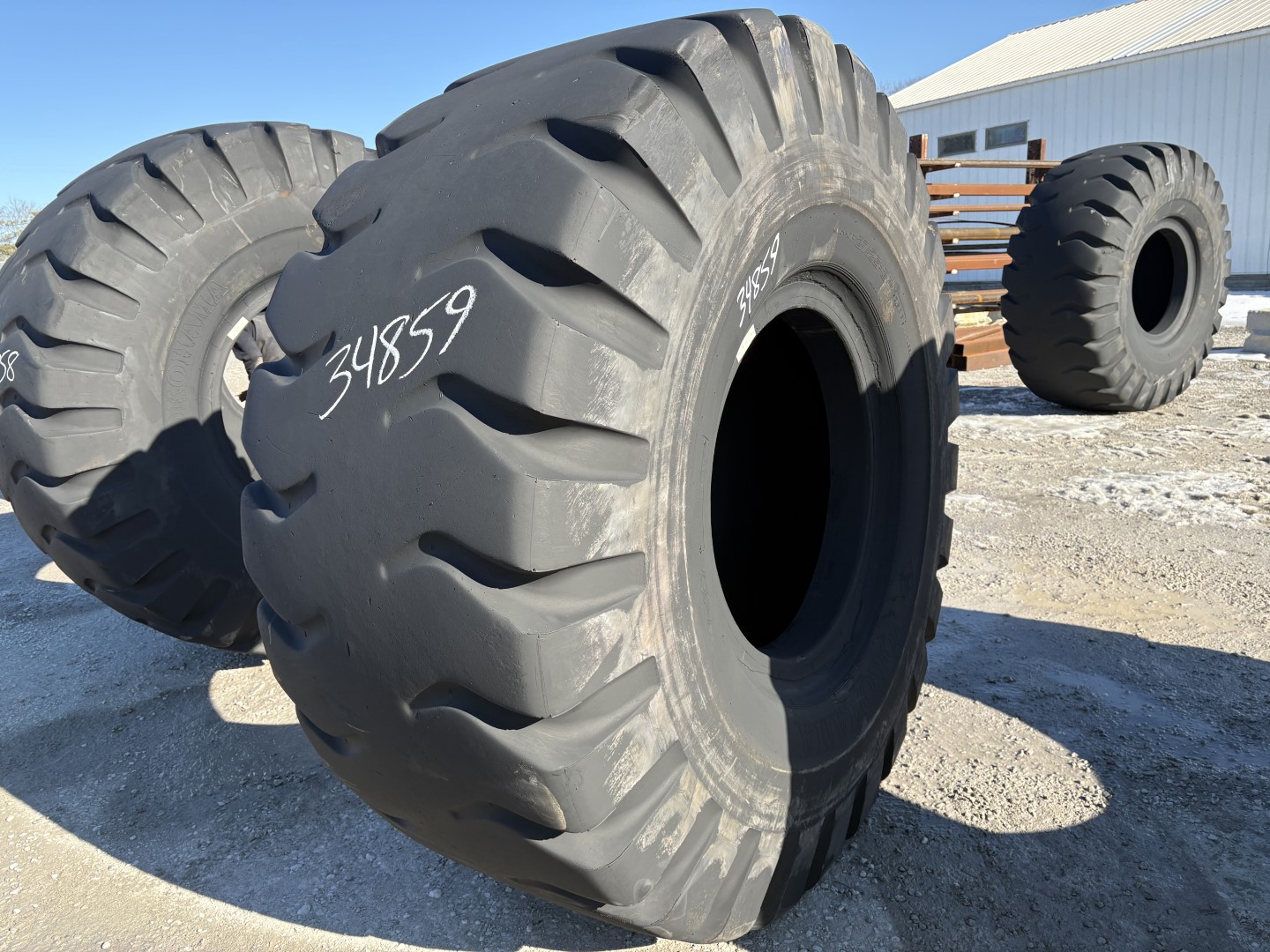 <font color='#da2127' font size ='2'><b>37.25X35 Yokohama OTR Tire E-3 L-3 G-3 IND-3 Y67 36-Ply </font></b><br><font size ='1' color='grey'>CONDITION: </font><font size ='2'>Used<br><font size ='1' color='grey'>TREAD DEPTH:</font><font size ='2'> 29/32nds<br><font size ='1' color='grey'>DETAILS:</font><font size ='2'> Clean<br><font size ='1' color='grey'>REF #:</font><font size ='2'> G34859<br><font size ='1' color='grey'>LOCATION:</font><font size ='2'> St. Louis, MO