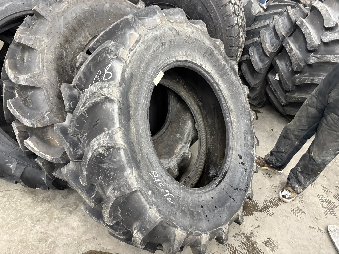 <font color='#da2127' font size ='2'><b>460/85R30 Alliance OTR Tire R-1 FarmPro II 145A8 </font></b><br><font size ='1' color='grey'>CONDITION: </font><font size ='2'>New<br><font size ='1' color='grey'>TREAD DEPTH:</font><font size ='2'> 58/32nds<br><font size ='1' color='grey'>DETAILS:</font><font size ='2'> Unused<br><font size ='1' color='grey'>REF #:</font><font size ='2'> G36518<br><font size ='1' color='grey'>LOCATION:</font><font size ='2'> St. Louis, MO