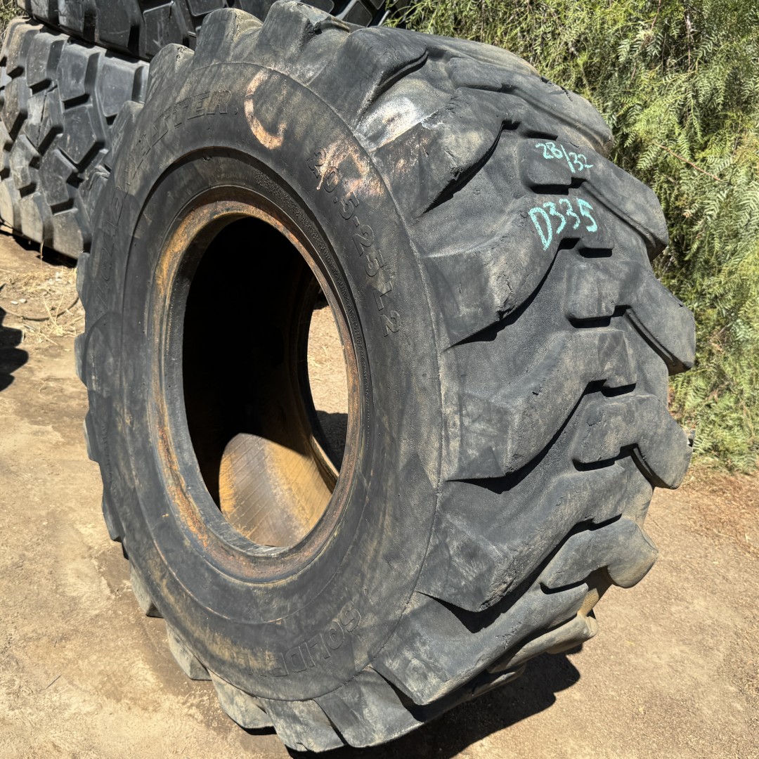 <font color='#da2127' font size ='2'><b>20.5X25 Solideal OTR Tire G-2 L-2 Loadmaster L2 16-Ply </font></b><br><font size ='1' color='grey'>CONDITION: </font><font size ='2'>Used<br><font size ='1' color='grey'>TREAD DEPTH:</font><font size ='2'> 28/32nds<br><font size ='1' color='grey'>DETAILS:</font><font size ='2'> Clean, Old<br><font size ='1' color='grey'>REF #:</font><font size ='2'> D335<br><font size ='1' color='grey'>LOCATION:</font><font size ='2'> San Jacinto, CA