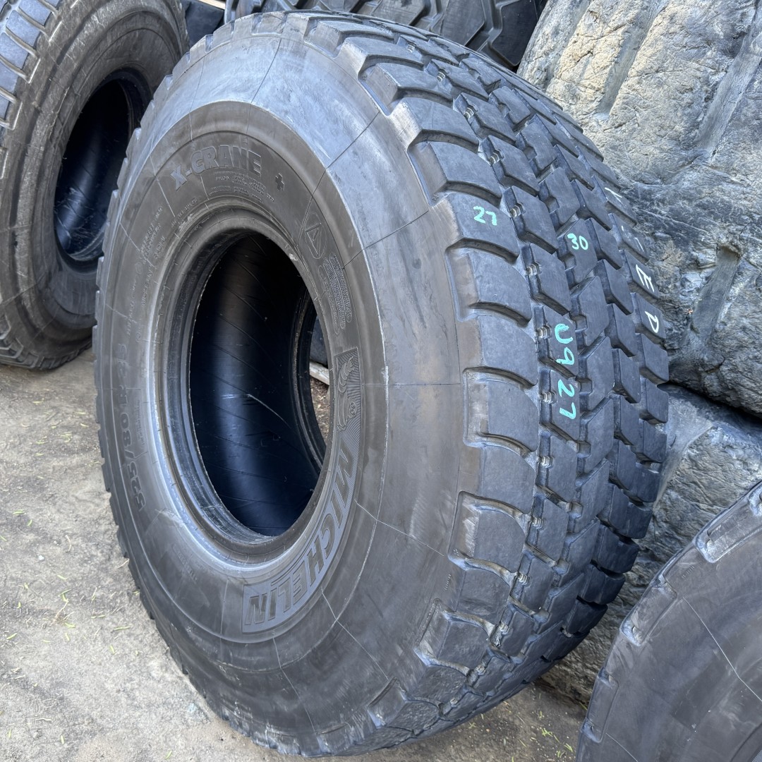 <font color='#da2127' font size ='2'><b>525/80R25 Michelin OTR Tire E-2 Crane X-Crane 176F </font></b><br><font size ='1' color='grey'>CONDITION: </font><font size ='2'>Used<br><font size ='1' color='grey'>TREAD DEPTH:</font><font size ='2'> 29/32nds<br><font size ='1' color='grey'>DETAILS:</font><font size ='2'> Clean (20.5R25)<br><font size ='1' color='grey'>REF #:</font><font size ='2'> U927<br><font size ='1' color='grey'>LOCATION:</font><font size ='2'> San Jacinto, CA