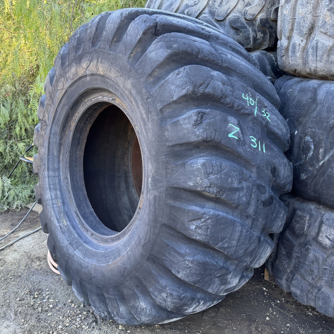 <font color='#da2127' font size ='2'><b>33.25X35 Goodyear OTR Tire E-3 L-3 SHRL Super Hard Rock Lug 32-Ply </font></b><br><font size ='1' color='grey'>CONDITION: </font><font size ='2'>Used<br><font size ='1' color='grey'>TREAD DEPTH:</font><font size ='2'> 40/32nds<br><font size ='1' color='grey'>DETAILS:</font><font size ='2'> Clean, Rough Tread<br><font size ='1' color='grey'>REF #:</font><font size ='2'> Z311<br><font size ='1' color='grey'>LOCATION:</font><font size ='2'> San Jacinto, CA
