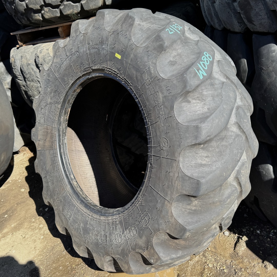 <font color='#da2127' font size ='2'><b>21LX28 Goodyear OTR Tire R-4 IT525 14-Ply </font></b><br><font size ='1' color='grey'>CONDITION: </font><font size ='2'>Used<br><font size ='1' color='grey'>TREAD DEPTH:</font><font size ='2'> 21/32nds<br><font size ='1' color='grey'>DETAILS:</font><font size ='2'> Clean<br><font size ='1' color='grey'>REF #:</font><font size ='2'> W088<br><font size ='1' color='grey'>LOCATION:</font><font size ='2'> San Jacinto, CA