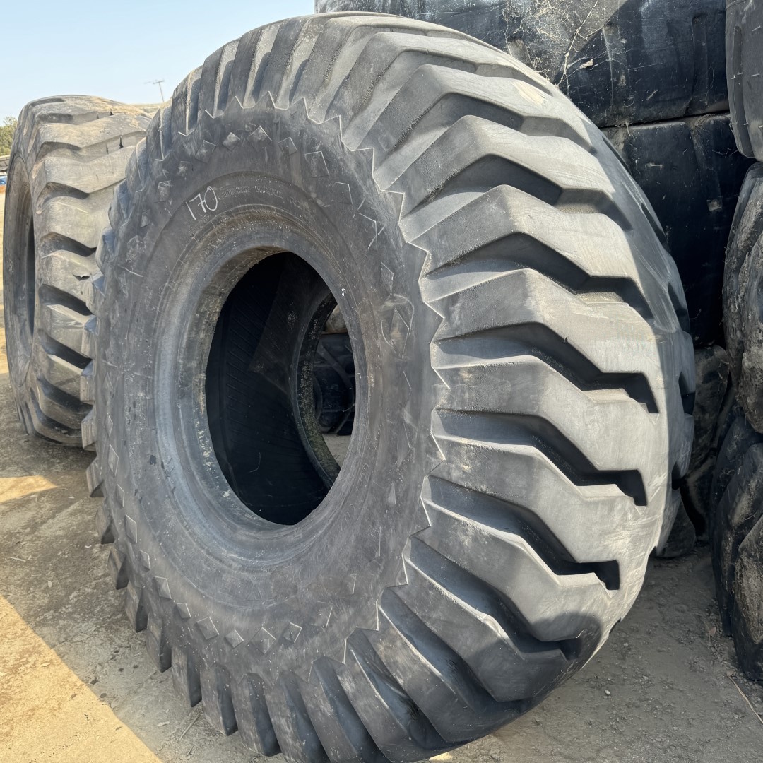 <font color='#da2127' font size ='2'><b>37.5X39 Goodyear OTR Tire E-3 L-3 SHRL8 Super Hard Rock Lug 8 44-Ply </font></b><br><font size ='1' color='grey'>CONDITION: </font><font size ='2'>Used<br><font size ='1' color='grey'>TREAD DEPTH:</font><font size ='2'> <br><font size ='1' color='grey'>DETAILS:</font><font size ='2'> Clean<br><font size ='1' color='grey'>REF #:</font><font size ='2'> DW003<br><font size ='1' color='grey'>LOCATION:</font><font size ='2'> Piedmont, SC