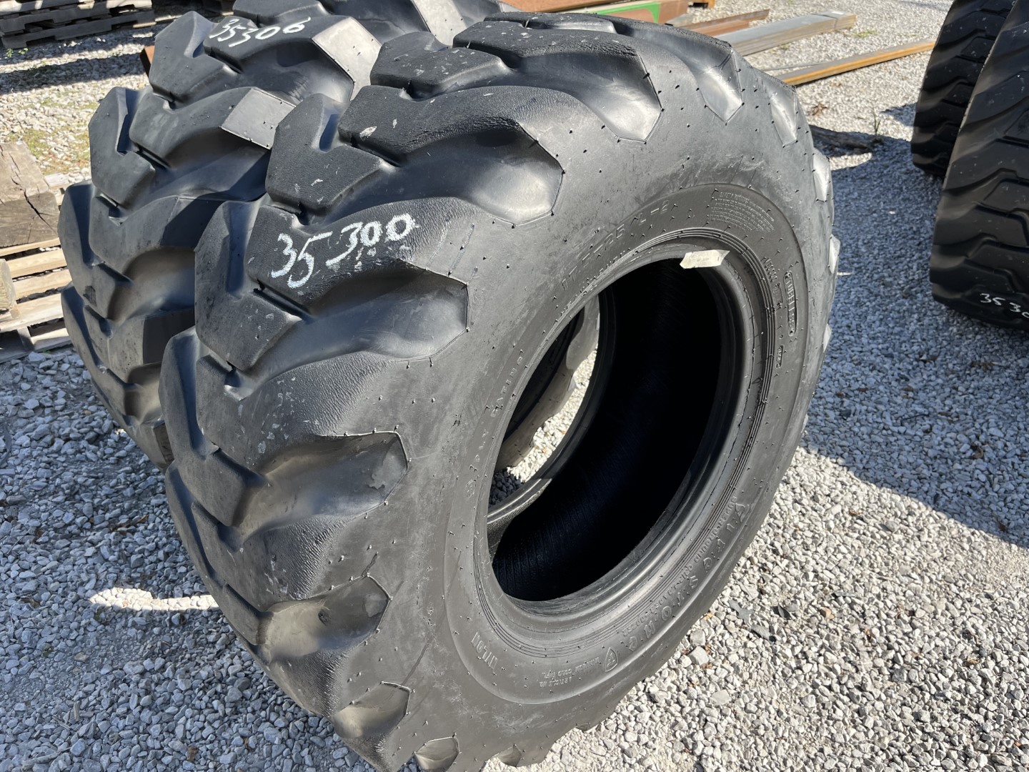 17.5X25 Firestone OTR Tire E2 L2 G2 SGG Super Ground Grip 20Ply