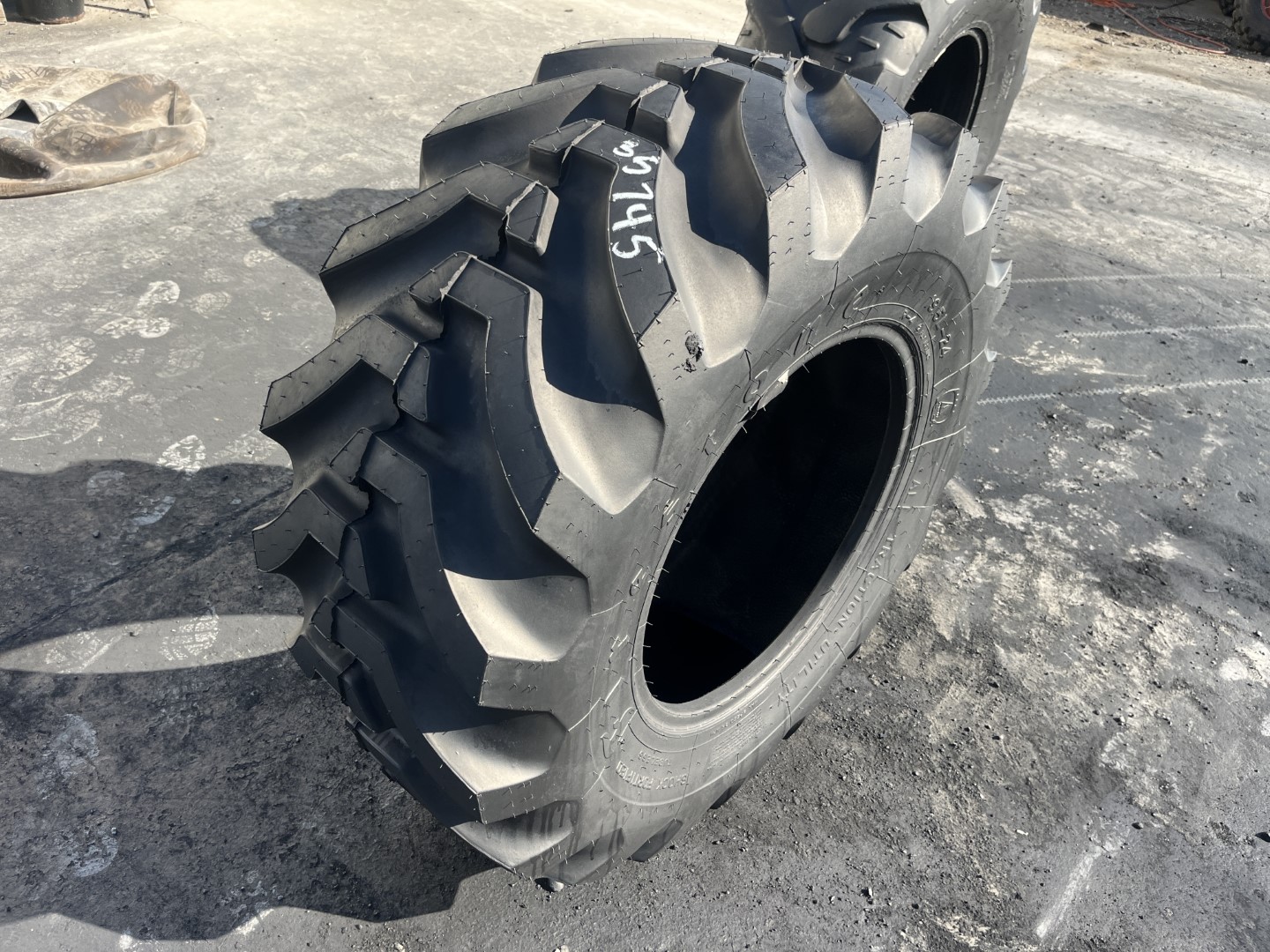 19.5L24 Firestone OTR Tire R4 All Traction Utility 12Ply CONDITION