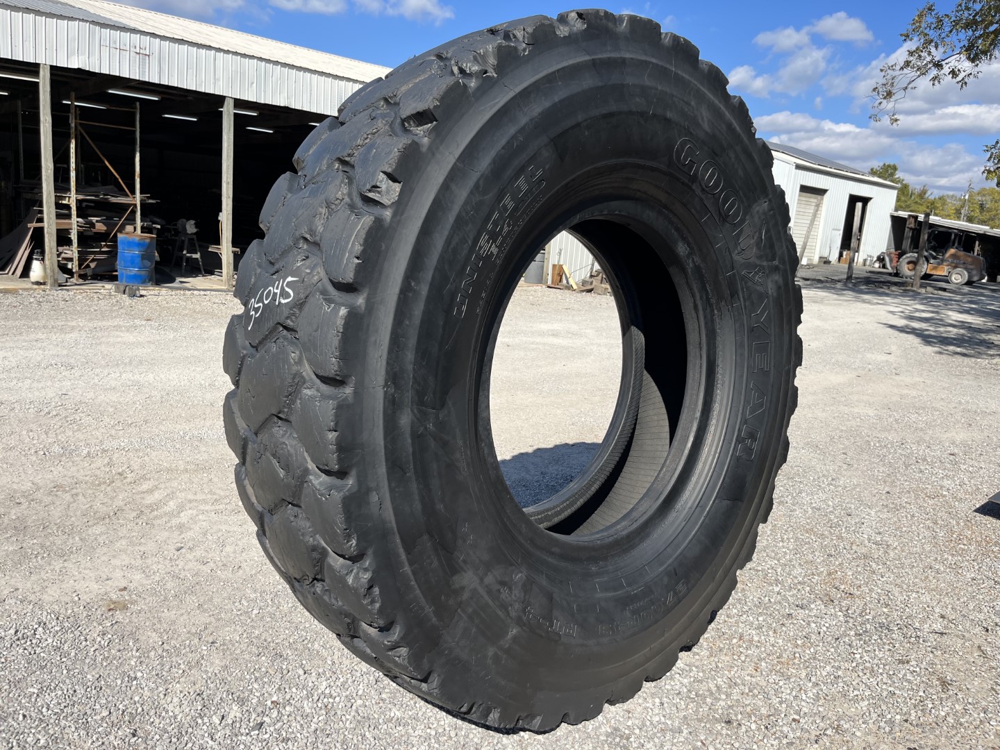 27.00R49 Goodyear OTR Tire E3 L3 G3 RL2+ 2Star CONDITION Used TREAD DEPTH 30/32ndsDETAILS