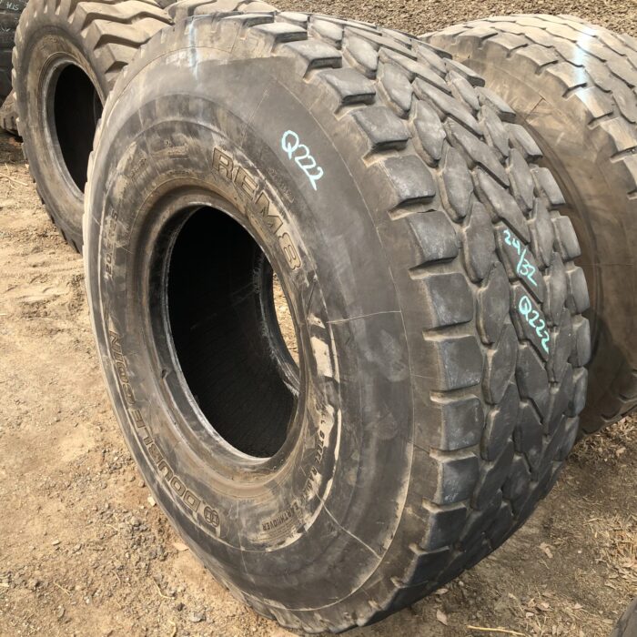 <font color='#da2127' font size ='2'><b>20.5R25 Double Coin OTR Tire E-2 L-2 G-2 Crane REM8 2-Star </font></b><br><font size ='1' color='grey'>CONDITION: </font><font size ='2'>Used<br><font size ='1' color='grey'>TREAD DEPTH:</font><font size ='2'>  24/32nds<br><font size ='1' color='grey'>DETAILS:</font><font size ='2'> Clean, 525/80R25<br><font size ='1' color='grey'>REF #:</font><font size ='2'> Q222<br><font size ='1' color='grey'>LOCATION:</font><font size ='2'> Fresno, CA