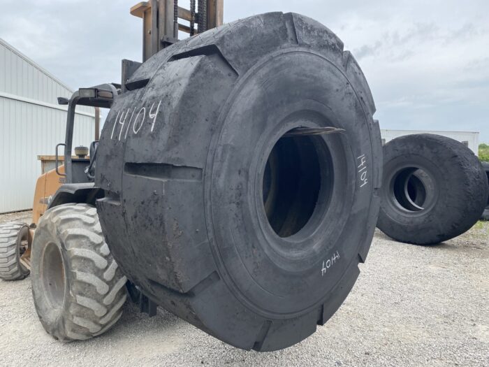 <font color='#da2127' font size ='2'><b>37.5X33 Firestone OTR Tire L-4 L4 36-Ply </font></b><br><font size ='1' color='grey'>CONDITION: </font><font size ='2'>Retread-New<br><font size ='1' color='grey'>TREAD DEPTH:</font><font size ='2'>  80/32nds<br><font size ='1' color='grey'>DETAILS:</font><font size ='2'> Clean, Community Cap<br><font size ='1' color='grey'>REF #:</font><font size ='2'> G14104<br><font size ='1' color='grey'>LOCATION:</font><font size ='2'> St. Louis, MO