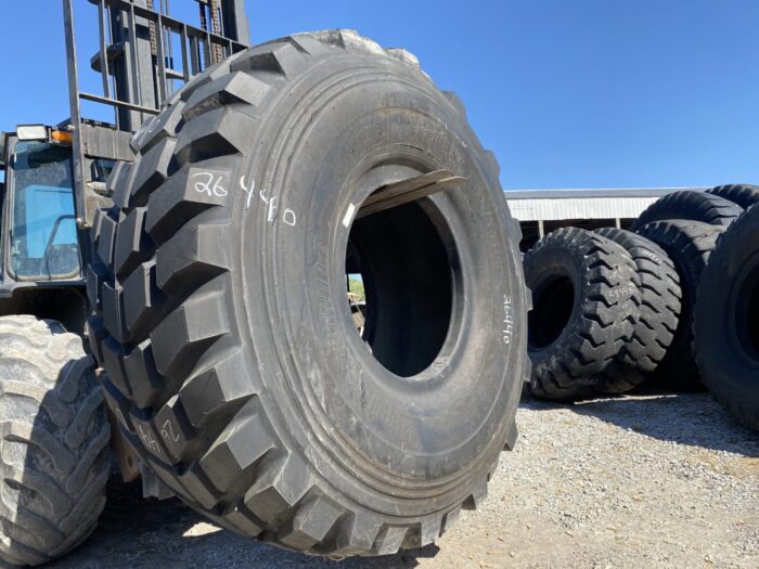 <font color='#da2127' font size ='2'><b>33.5R33 Bridgestone OTR Tire E-2 VKT 2-Star </font></b><br><font size ='1' color='grey'>CONDITION: </font><font size ='2'>New<br><font size ='1' color='grey'>TREAD DEPTH:</font><font size ='2'>  58/32nds<br><font size ='1' color='grey'>DETAILS:</font><font size ='2'> Bead Spots<br><font size ='1' color='grey'>REF #:</font><font size ='2'> G26440<br><font size ='1' color='grey'>LOCATION:</font><font size ='2'> St. Louis, MO