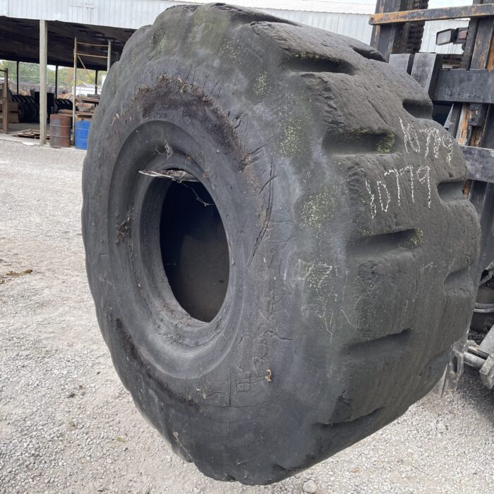 <font color='#da2127' font size ='2'><b>29.5X25 Goodyear OTR Tire L-4 SHRL XT Super Hard Rock Lug 22-Ply </font></b><br><font size ='1' color='grey'>CONDITION: </font><font size ='2'>Retread-Used<br><font size ='1' color='grey'>TREAD DEPTH:</font><font size ='2'>  69/32nds<br><font size ='1' color='grey'>DETAILS:</font><font size ='2'> 1-Sidewall Section <br><font size ='1' color='grey'>REF #:</font><font size ='2'> G10779<br><font size ='1' color='grey'>LOCATION:</font><font size ='2'> St. Louis, MO