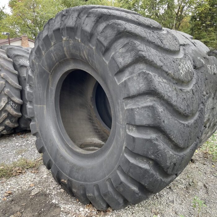 <font color='#da2127' font size ='2'><b>40/65R39 Michelin OTR Tire L-3 XRDNA 1-Star </font></b><br><font size ='1' color='grey'>CONDITION: </font><font size ='2'>Used<br><font size ='1' color='grey'>TREAD DEPTH:</font><font size ='2'>  40/32nds<br><font size ='1' color='grey'>DETAILS:</font><font size ='2'> 3-Sidewall Spots<br><font size ='1' color='grey'>REF #:</font><font size ='2'> G22981<br><font size ='1' color='grey'>LOCATION:</font><font size ='2'> St. Louis, MO