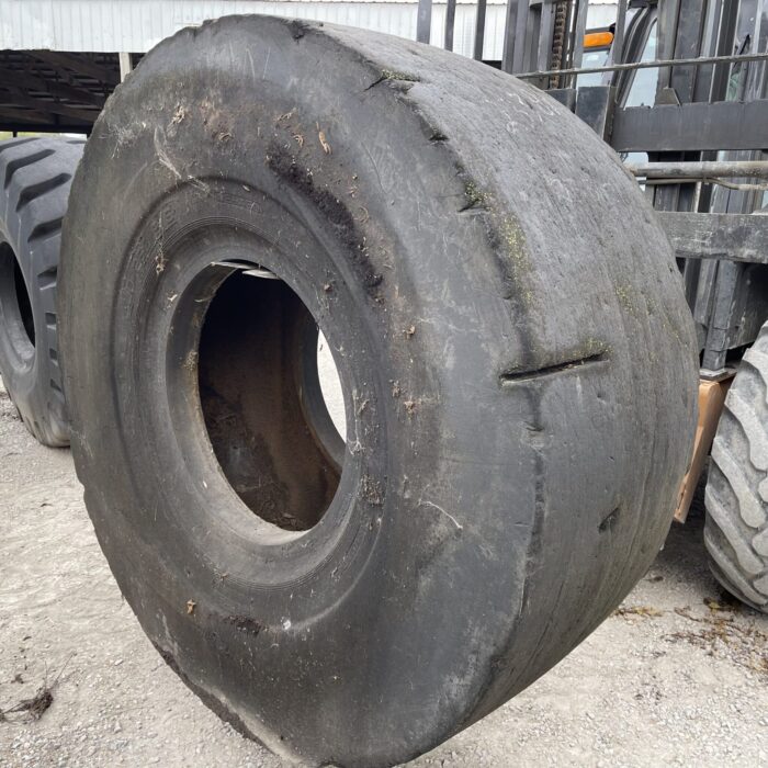 <font color='#da2127' font size ='2'><b>29.5X29 General OTR Tire L-5S LD250S 28-Ply </font></b><br><font size ='1' color='grey'>CONDITION: </font><font size ='2'>Used<br><font size ='1' color='grey'>TREAD DEPTH:</font><font size ='2'>  56/32nds<br><font size ='1' color='grey'>DETAILS:</font><font size ='2'> Clean<br><font size ='1' color='grey'>REF #:</font><font size ='2'> G23387<br><font size ='1' color='grey'>LOCATION:</font><font size ='2'> St. Louis, MO