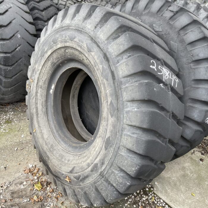 <font color='#da2127' font size ='2'><b>18.00X25 Goodyear OTR Tire E-3 L-3 HRL Hard Rock Lug 28-Ply </font></b><br><font size ='1' color='grey'>CONDITION: </font><font size ='2'>Retread-Used<br><font size ='1' color='grey'>TREAD DEPTH:</font><font size ='2'>  34/32nds<br><font size ='1' color='grey'>DETAILS:</font><font size ='2'> Clean, Aged<br><font size ='1' color='grey'>REF #:</font><font size ='2'> G25849<br><font size ='1' color='grey'>LOCATION:</font><font size ='2'> St. Louis, MO