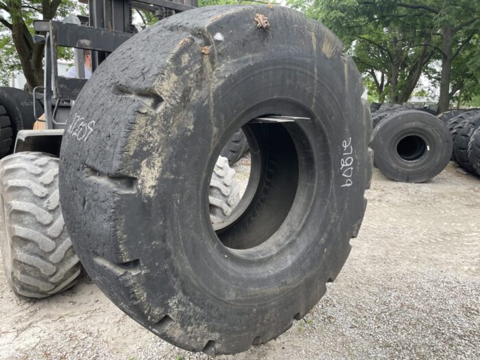 <font color='#da2127' font size ='2'><b>35/65X33 Yokohama OTR Tire L-5 L-5S HTLD Half Tread 30-Ply </font></b><br><font size ='1' color='grey'>CONDITION: </font><font size ='2'>Retread-Used<br><font size ='1' color='grey'>TREAD DEPTH:</font><font size ='2'>  50/32nds<br><font size ='1' color='grey'>DETAILS:</font><font size ='2'> Clean, Uneven Wear<br><font size ='1' color='grey'>REF #:</font><font size ='2'> G27209<br><font size ='1' color='grey'>LOCATION:</font><font size ='2'> St. Louis, MO