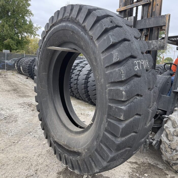 <font color='#da2127' font size ='2'><b>24.00X49 Yokohama OTR Tire E-4 IND-4 Y523 42-Ply </font></b><br><font size ='1' color='grey'>CONDITION: </font><font size ='2'>Used<br><font size ='1' color='grey'>TREAD DEPTH:</font><font size ='2'>  53/32nds<br><font size ='1' color='grey'>DETAILS:</font><font size ='2'> Clean, Nice Tire<br><font size ='1' color='grey'>REF #:</font><font size ='2'> G27918<br><font size ='1' color='grey'>LOCATION:</font><font size ='2'> St. Louis, MO
