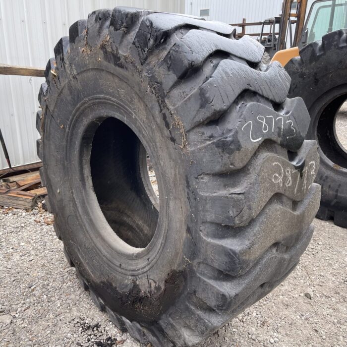 <font color='#da2127' font size ='2'><b>23.5X25 Samson OTR Tire E-3 L-3 E3/L3 16-Ply </font></b><br><font size ='1' color='grey'>CONDITION: </font><font size ='2'>Used<br><font size ='1' color='grey'>TREAD DEPTH:</font><font size ='2'>  33/32nds<br><font size ='1' color='grey'>DETAILS:</font><font size ='2'> 1-Sidewall Section, 1-Nail Patch<br><font size ='1' color='grey'>REF #:</font><font size ='2'> G28773<br><font size ='1' color='grey'>LOCATION:</font><font size ='2'> St. Louis, MO