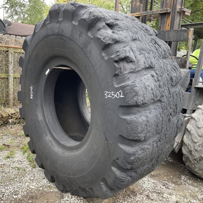 <font color='#da2127' font size ='2'><b>37.5X39 Bridgestone OTR Tire L-5 VSDL 44-Ply </font></b><br><font size ='1' color='grey'>CONDITION: </font><font size ='2'>Used<br><font size ='1' color='grey'>TREAD DEPTH:</font><font size ='2'>  28/32nds<br><font size ='1' color='grey'>DETAILS:</font><font size ='2'> Clean, low tread<br><font size ='1' color='grey'>REF #:</font><font size ='2'> G32502<br><font size ='1' color='grey'>LOCATION:</font><font size ='2'> St. Louis, MO