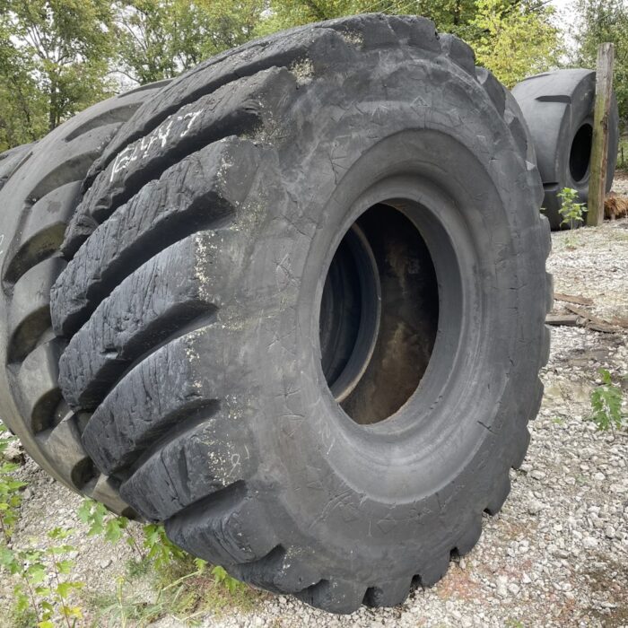 <font color='#da2127' font size ='2'><b>38X39 Goodyear OTR Tire L-5 L5 30-Ply </font></b><br><font size ='1' color='grey'>CONDITION: </font><font size ='2'>Retread-Used <br><font size ='1' color='grey'>TREAD DEPTH:</font><font size ='2'>  100/32nds<br><font size ='1' color='grey'>DETAILS:</font><font size ='2'> Clean, Banana Tread <br><font size ='1' color='grey'>REF #:</font><font size ='2'> G12447<br><font size ='1' color='grey'>LOCATION:</font><font size ='2'> St. Louis, MO