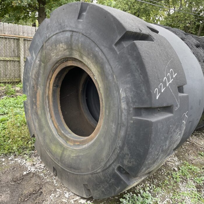 <font color='#da2127' font size ='2'><b>33.25X35 General OTR Tire L-5 L5 32-Ply </font></b><br><font size ='1' color='grey'>CONDITION: </font><font size ='2'>Retread-Used<br><font size ='1' color='grey'>TREAD DEPTH:</font><font size ='2'>  117/32nds<br><font size ='1' color='grey'>DETAILS:</font><font size ='2'> Clean<br><font size ='1' color='grey'>REF #:</font><font size ='2'> G22222<br><font size ='1' color='grey'>LOCATION:</font><font size ='2'> St. Louis, MO