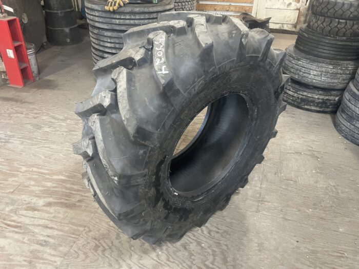 <font color='#da2127' font size ='2'><b>17.5LR24 Starmaxx OTR Tire R-4 STXND31 159/B </font></b><br><font size ='1' color='grey'>CONDITION: </font><font size ='2'>New <br><font size ='1' color='grey'>TREAD DEPTH:</font><font size ='2'>  36/32nds<br><font size ='1' color='grey'>DETAILS:</font><font size ='2'> Unused<br><font size ='1' color='grey'>REF #:</font><font size ='2'> G33024<br><font size ='1' color='grey'>LOCATION:</font><font size ='2'> St. Louis, MO