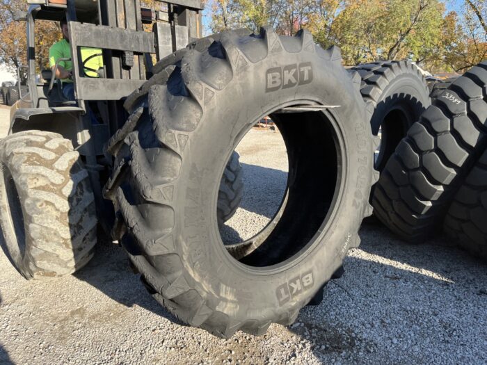 <font color='#da2127' font size ='2'><b>710/70R42 BKT OTR Tire R-1W  Agrimax RT 765/657 173D </font></b><br><font size ='1' color='grey'>CONDITION: </font><font size ='2'>Used<br><font size ='1' color='grey'>TREAD DEPTH:</font><font size ='2'>  58/32nds<br><font size ='1' color='grey'>DETAILS:</font><font size ='2'> 1-Sidewall Section, Rough Tread<br><font size ='1' color='grey'>REF #:</font><font size ='2'> G34442<br><font size ='1' color='grey'>LOCATION:</font><font size ='2'> St. Louis, MO