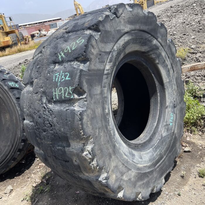 <font color='#da2127' font size ='2'><b>35/65X33 Yokohama OTR Tire L-5 Y524 24-Ply </font></b><br><font size ='1' color='grey'>CONDITION: </font><font size ='2'>Retread-Used<br><font size ='1' color='grey'>TREAD DEPTH:</font><font size ='2'>  17/32nds<br><font size ='1' color='grey'>DETAILS:</font><font size ='2'> Clean, 1-Tread Patch<br><font size ='1' color='grey'>REF #:</font><font size ='2'> H925<br><font size ='1' color='grey'>LOCATION:</font><font size ='2'> Stockton, CA