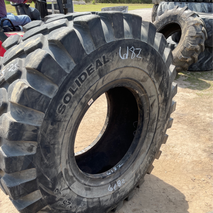 <font color='#da2127' font size ='2'><b>20.5X25 Solideal OTR Tire E-3 L-3 G-3 LoadMaster 16-Ply </font></b><br><font size ='1' color='grey'>CONDITION: </font><font size ='2'>Used<br><font size ='1' color='grey'>TREAD DEPTH:</font><font size ='2'>  26/32nds<br><font size ='1' color='grey'>DETAILS:</font><font size ='2'> Clean<br><font size ='1' color='grey'>REF #:</font><font size ='2'> T6182<br><font size ='1' color='grey'>LOCATION:</font><font size ='2'> Columbia, SC
