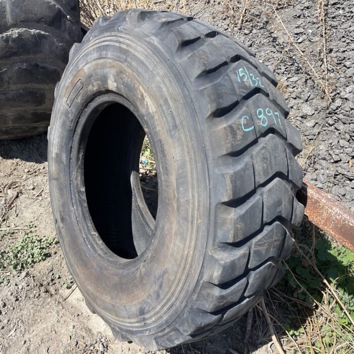 <font color='#da2127' font size ='2'><b>17.5R25 Bridgestone OTR Tire E-2 VKT 1-Star </font></b><br><font size ='1' color='grey'>CONDITION: </font><font size ='2'>Used<br><font size ='1' color='grey'>TREAD DEPTH:</font><font size ='2'>  15/32nds<br><font size ='1' color='grey'>DETAILS:</font><font size ='2'> Clean, Weather Cracks in Tread<br><font size ='1' color='grey'>REF #:</font><font size ='2'> C897<br><font size ='1' color='grey'>LOCATION:</font><font size ='2'> Fowler, CA