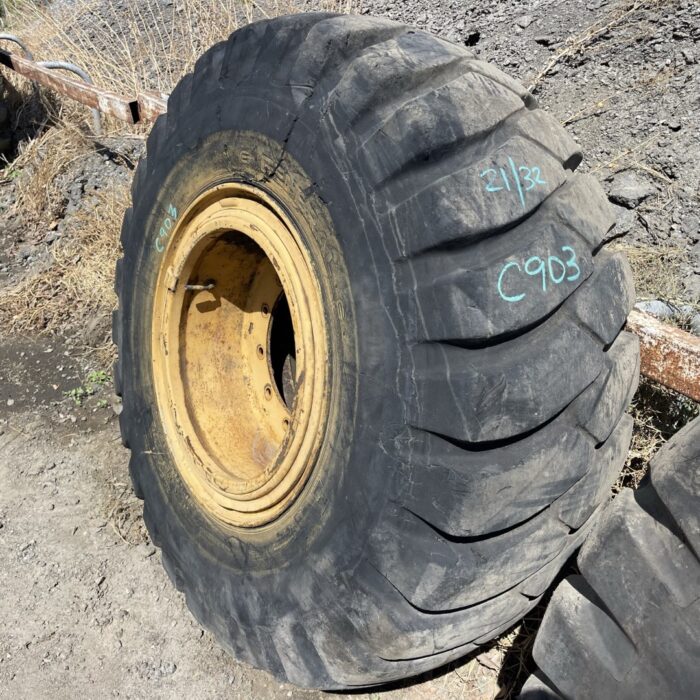 <font color='#da2127' font size ='2'><b>20.5X25 General OTR Tire E-3 L-3 NDLCM 20-Ply </font></b><br><font size ='1' color='grey'>CONDITION: </font><font size ='2'>Used<br><font size ='1' color='grey'>TREAD DEPTH:</font><font size ='2'>  21/32nds<br><font size ='1' color='grey'>DETAILS:</font><font size ='2'> Clean, Weathered Tread, Old, Burn Mark on One Sidewall, Rock Cuts on Other Sidewall, On Rim<br><font size ='1' color='grey'>REF #:</font><font size ='2'> C903<br><font size ='1' color='grey'>LOCATION:</font><font size ='2'> Springfield, OH