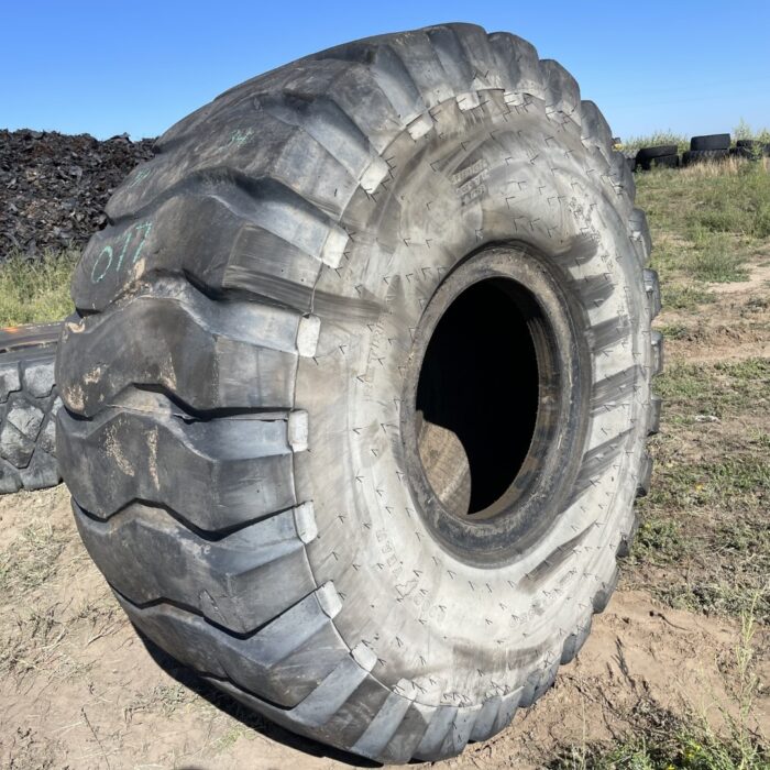 <font color='#da2127' font size ='2'><b>29.5R25 Goodyear OTR Tire E-3 L-3 G-3 RL2+ 1-Star </font></b><br><font size ='1' color='grey'>CONDITION: </font><font size ='2'>Retread-Used<br><font size ='1' color='grey'>TREAD DEPTH:</font><font size ='2'>  32/32nds<br><font size ='1' color='grey'>DETAILS:</font><font size ='2'> Clean<br><font size ='1' color='grey'>REF #:</font><font size ='2'> CH077<br><font size ='1' color='grey'>LOCATION:</font><font size ='2'> Denver, CO