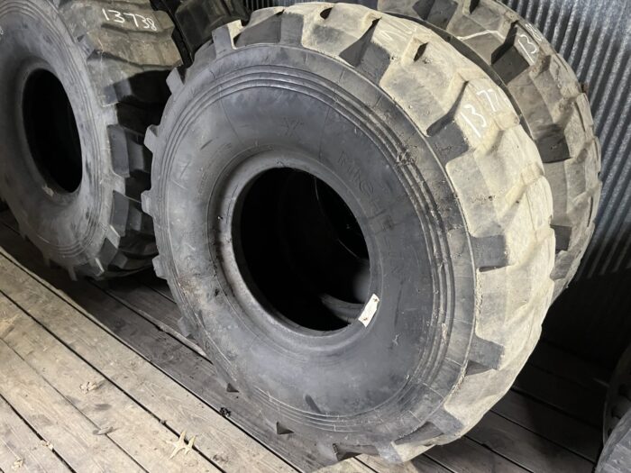 <font color='#da2127' font size ='2'><b>16.00R20 Michelin OTR Tire E-3 XL 28-Ply </font></b><br><font size ='1' color='grey'>CONDITION: </font><font size ='2'>Used<br><font size ='1' color='grey'>TREAD DEPTH:</font><font size ='2'>  21/32nds<br><font size ='1' color='grey'>DETAILS:</font><font size ='2'> Clean, 1-Shoulder Spot<br><font size ='1' color='grey'>REF #:</font><font size ='2'> G13776<br><font size ='1' color='grey'>LOCATION:</font><font size ='2'> St. Louis, MO