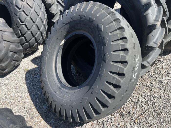 <font color='#da2127' font size ='2'><b>16.00X25 Goodyear OTR Tire E-3 L-3 HRL Hard Rock Lug 32-Ply </font></b><br><font size ='1' color='grey'>CONDITION: </font><font size ='2'>Used <br><font size ='1' color='grey'>TREAD DEPTH:</font><font size ='2'>  17/32nds<br><font size ='1' color='grey'>DETAILS:</font><font size ='2'> Clean<br><font size ='1' color='grey'>REF #:</font><font size ='2'> G35103<br><font size ='1' color='grey'>LOCATION:</font><font size ='2'> St. Louis, MO