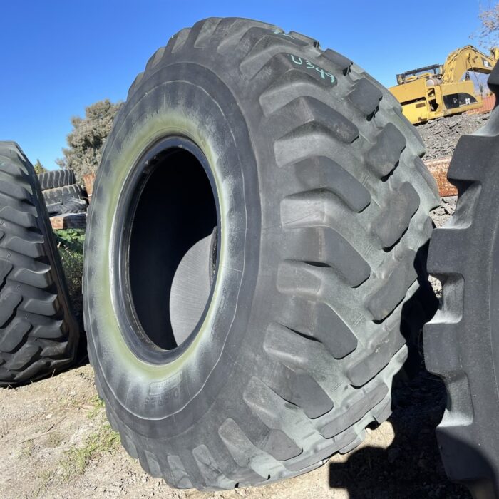 <font color='#da2127' font size ='2'><b>20.5R25 Bridgestone OTR Tire E-2 L-2 G-2 VUT 1-Star </font></b><br><font size ='1' color='grey'>CONDITION: </font><font size ='2'>Used<br><font size ='1' color='grey'>TREAD DEPTH:</font><font size ='2'>  24/32nds<br><font size ='1' color='grey'>DETAILS:</font><font size ='2'> Clean<br><font size ='1' color='grey'>REF #:</font><font size ='2'> U349<br><font size ='1' color='grey'>LOCATION:</font><font size ='2'> Shidler, OK