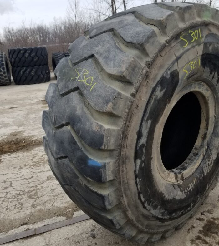 <font color='#da2127' font size ='2'><b>29.5R25 Yokohama OTR Tire E-4 L-4 RT41 1-Star </font></b><br><font size ='1' color='grey'>CONDITION: </font><font size ='2'>Used<br><font size ='1' color='grey'>TREAD DEPTH:</font><font size ='2'>  33/32nds<br><font size ='1' color='grey'>DETAILS:</font><font size ='2'> Clean<br><font size ='1' color='grey'>REF #:</font><font size ='2'> S301<br><font size ='1' color='grey'>LOCATION:</font><font size ='2'> Toledo, OH