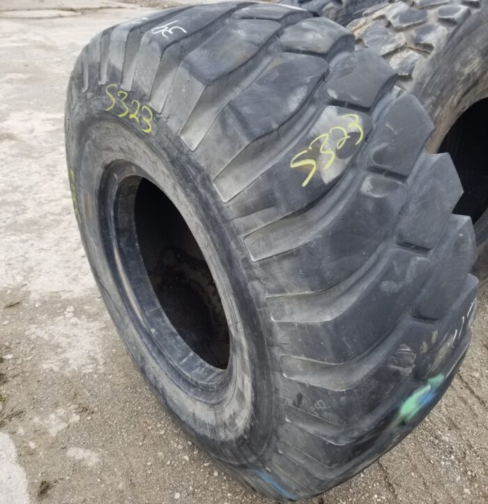 <font color='#da2127' font size ='2'><b>20.5X25 General OTR Tire E-3 L-3 MCSLCM 24-Ply </font></b><br><font size ='1' color='grey'>CONDITION: </font><font size ='2'>Used<br><font size ='1' color='grey'>TREAD DEPTH:</font><font size ='2'>  32/32nds<br><font size ='1' color='grey'>DETAILS:</font><font size ='2'> Clean<br><font size ='1' color='grey'>REF #:</font><font size ='2'> S323<br><font size ='1' color='grey'>LOCATION:</font><font size ='2'> Toledo, OH