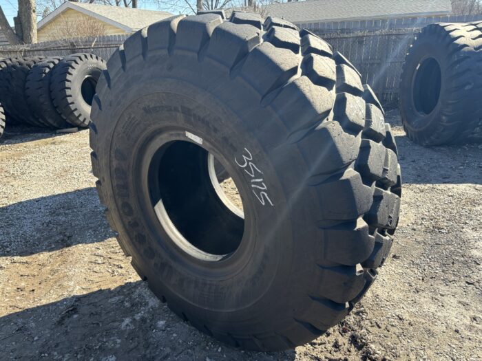 <font color='#da2127' font size ='2'><b>26.5R25 Firestone OTR Tire E-3 L-3 VersaBuilt AP 1-Star </font></b><br><font size ='1' color='grey'>CONDITION: </font><font size ='2'>Used<br><font size ='1' color='grey'>TREAD DEPTH:</font><font size ='2'>  40/32nds<br><font size ='1' color='grey'>DETAILS:</font><font size ='2'> 1-Sidewall Section, Sidewall Spot<br><font size ='1' color='grey'>REF #:</font><font size ='2'> G35175<br><font size ='1' color='grey'>LOCATION:</font><font size ='2'> St. Louis, MO