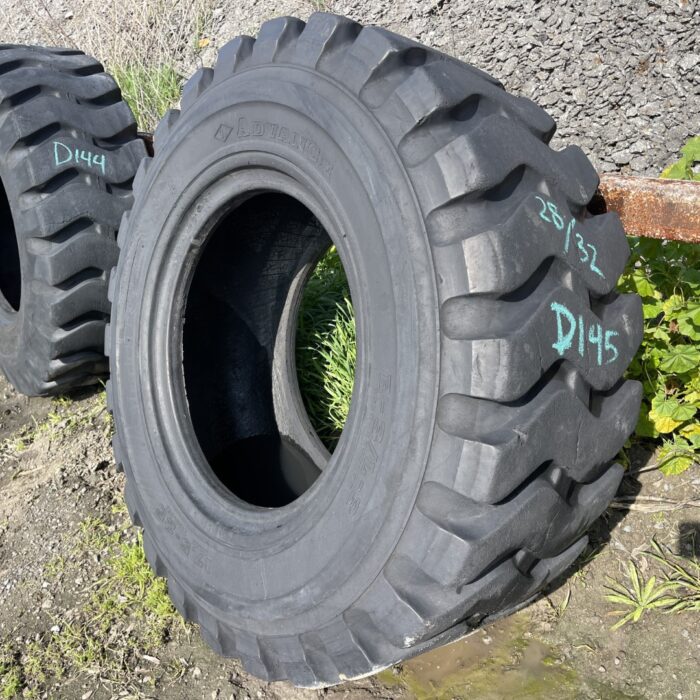 <font color='#da2127' font size ='2'><b>17.5X25 Advance OTR Tire E-3 L-3 Rock Regular 16-Ply </font></b><br><font size ='1' color='grey'>CONDITION: </font><font size ='2'>Used<br><font size ='1' color='grey'>TREAD DEPTH:</font><font size ='2'>  28/32nds<br><font size ='1' color='grey'>DETAILS:</font><font size ='2'> Clean<br><font size ='1' color='grey'>REF #:</font><font size ='2'> D145<br><font size ='1' color='grey'>LOCATION:</font><font size ='2'> Louisville, MS