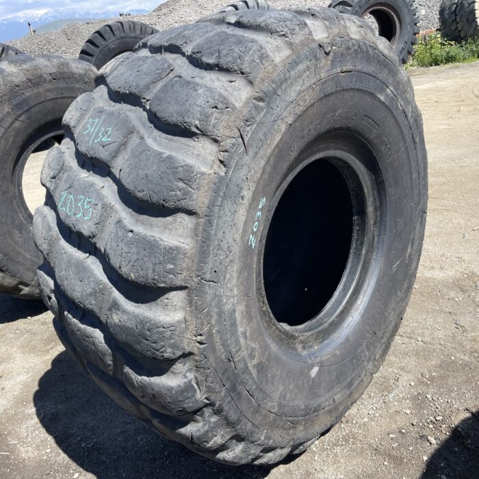<font color='#da2127' font size ='2'><b>750/65R25 Yokohama OTR Tire E-3 L-3 RT31 2-Star </font></b><br><font size ='1' color='grey'>CONDITION: </font><font size ='2'>Used<br><font size ='1' color='grey'>TREAD DEPTH:</font><font size ='2'>  37/32nds<br><font size ='1' color='grey'>DETAILS:</font><font size ='2'> Clean, Sidewall Rock Cuts<br><font size ='1' color='grey'>REF #:</font><font size ='2'> Z035<br><font size ='1' color='grey'>LOCATION:</font><font size ='2'> San Jacinto, CA