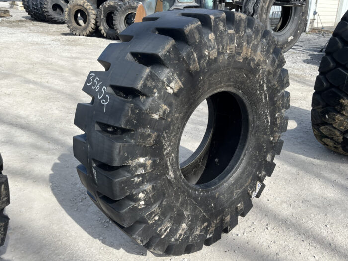<font color='#da2127' font size ='2'><b>20.5X25 Yokohama OTR Tire L-5 Y524 20-Ply </font></b><br><font size ='1' color='grey'>CONDITION: </font><font size ='2'>New<br><font size ='1' color='grey'>TREAD DEPTH:</font><font size ='2'>  100/32nds<br><font size ='1' color='grey'>DETAILS:</font><font size ='2'> Unused<br><font size ='1' color='grey'>REF #:</font><font size ='2'> G35652<br><font size ='1' color='grey'>LOCATION:</font><font size ='2'> St. Louis, MO