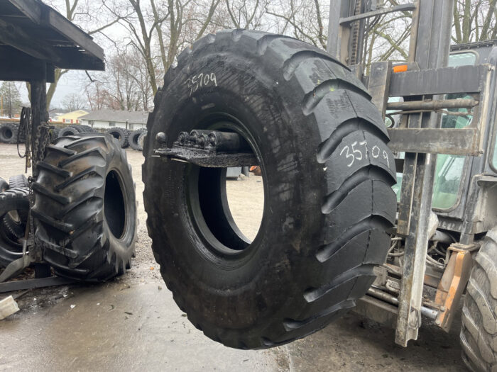 <font color='#da2127' font size ='2'><b>18.00X25 General OTR Tire E-2 L-2 L2/E2 16-Ply </font></b><br><font size ='1' color='grey'>CONDITION: </font><font size ='2'>Retread-New<br><font size ='1' color='grey'>TREAD DEPTH:</font><font size ='2'>  36/32nds<br><font size ='1' color='grey'>DETAILS:</font><font size ='2'> Clean, Hand Cut Tread<br><font size ='1' color='grey'>REF #:</font><font size ='2'> G35709<br><font size ='1' color='grey'>LOCATION:</font><font size ='2'> St. Louis, MO