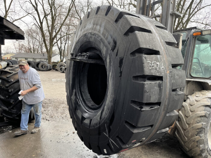 <font color='#da2127' font size ='2'><b>37.25X35 Goodyear OTR Tire L-5 Super Xtra Tred D&L 42-Ply </font></b><br><font size ='1' color='grey'>CONDITION: </font><font size ='2'>Retread-New<br><font size ='1' color='grey'>TREAD DEPTH:</font><font size ='2'>  124/32nds<br><font size ='1' color='grey'>DETAILS:</font><font size ='2'> Clean<br><font size ='1' color='grey'>REF #:</font><font size ='2'> G35716<br><font size ='1' color='grey'>LOCATION:</font><font size ='2'> St. Louis, MO