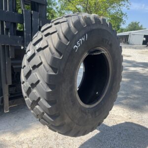 <font color='#da2127' font size ='2'><b>20.5R25 Michelin OTR Tire L-2 G-2 XTLA 1-Star </font></b><br><font size ='1' color='grey'>CONDITION: </font><font size ='2'>Used<br><font size ='1' color='grey'>TREAD DEPTH:</font><font size ='2'>  29/32nds<br><font size ='1' color='grey'>DETAILS:</font><font size ='2'> Clean, Sidewall Spots<br><font size ='1' color='grey'>REF #:</font><font size ='2'> G35741<br><font size ='1' color='grey'>LOCATION:</font><font size ='2'> St. Louis, MO