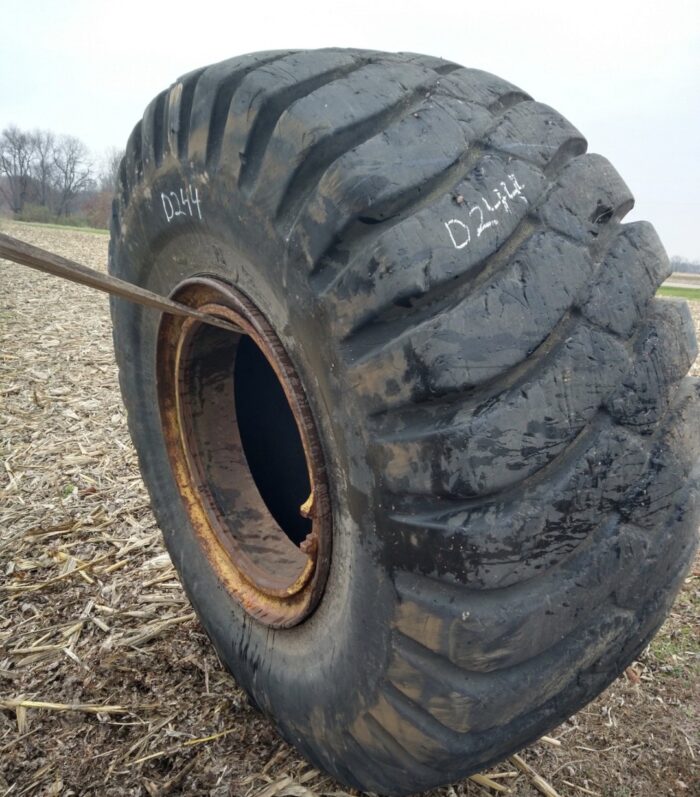 <font color='#da2127' font size ='2'><b>29.5X29 General OTR Tire E-3 L-3 NDLCM 28-Ply </font></b><br><font size ='1' color='grey'>CONDITION: </font><font size ='2'>Used<br><font size ='1' color='grey'>TREAD DEPTH:</font><font size ='2'>  21/32nds<br><font size ='1' color='grey'>DETAILS:</font><font size ='2'> Clean, Rough Tread, Some Shoulder Cracks<br><font size ='1' color='grey'>REF #:</font><font size ='2'> D244<br><font size ='1' color='grey'>LOCATION:</font><font size ='2'> Gilson, IL