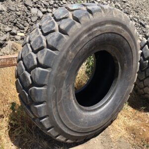 <font color='#da2127' font size ='2'><b>20.5R25 Bridgestone OTR Tire E-3 L-3 VMT 1-Star </font></b><br><font size ='1' color='grey'>CONDITION: </font><font size ='2'>Used<br><font size ='1' color='grey'>TREAD DEPTH:</font><font size ='2'>  30/32nds<br><font size ='1' color='grey'>DETAILS:</font><font size ='2'> Clean, Mildly Weathered Tread<br><font size ='1' color='grey'>REF #:</font><font size ='2'> Z117<br><font size ='1' color='grey'>LOCATION:</font><font size ='2'> Chillicothe, IL