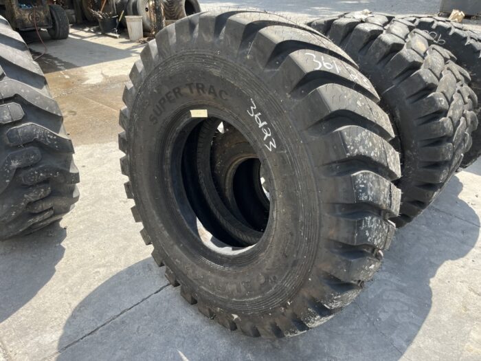 <font color='#da2127' font size ='2'><b>16.00X25 Galaxy OTR Tire L-3 E-3 IND-3 Super Trac 32-Ply </font></b><br><font size ='1' color='grey'>CONDITION: </font><font size ='2'>New<br><font size ='1' color='grey'>TREAD DEPTH:</font><font size ='2'>  36/32nds<br><font size ='1' color='grey'>DETAILS:</font><font size ='2'> Unused<br><font size ='1' color='grey'>REF #:</font><font size ='2'> G36123<br><font size ='1' color='grey'>LOCATION:</font><font size ='2'> St. Louis, MO