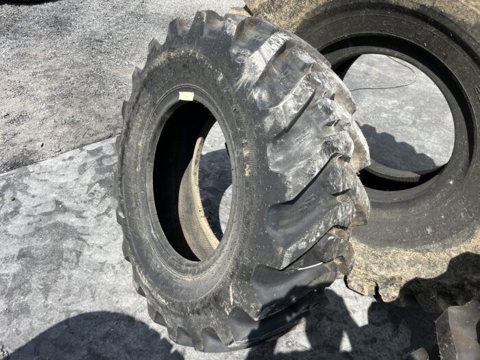 <font color='#da2127' font size ='2'><b>17.5X25 Alliance OTR Tire E-2 L-2 G-2 16-Ply </font></b><br><font size ='1' color='grey'>CONDITION: </font><font size ='2'>New<br><font size ='1' color='grey'>TREAD DEPTH:</font><font size ='2'>  36/32nds<br><font size ='1' color='grey'>DETAILS:</font><font size ='2'> Unused<br><font size ='1' color='grey'>REF #:</font><font size ='2'> G36124<br><font size ='1' color='grey'>LOCATION:</font><font size ='2'> St. Louis, MO