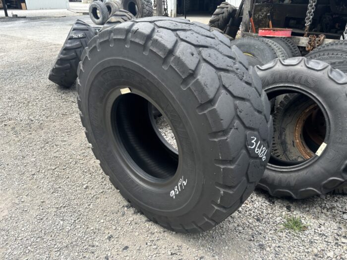 <font color='#da2127' font size ='2'><b>20.5R25 Bridgestone OTR Tire L-3 G-3 VJT 1-Star </font></b><br><font size ='1' color='grey'>CONDITION: </font><font size ='2'>Used<br><font size ='1' color='grey'>TREAD DEPTH:</font><font size ='2'>  16/32nds<br><font size ='1' color='grey'>DETAILS:</font><font size ='2'> Clean<br><font size ='1' color='grey'>REF #:</font><font size ='2'> G36186<br><font size ='1' color='grey'>LOCATION:</font><font size ='2'> St. Louis, MO